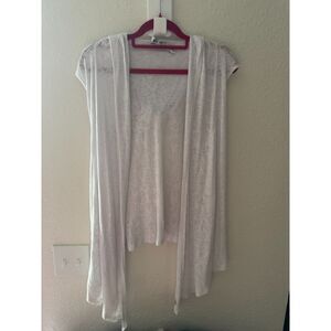 Size M White Hooded Short Sleeve Hooded Top